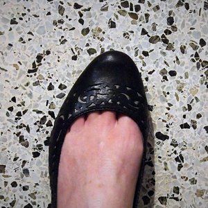 Seychelles Black Leather cut-out flats 8.5